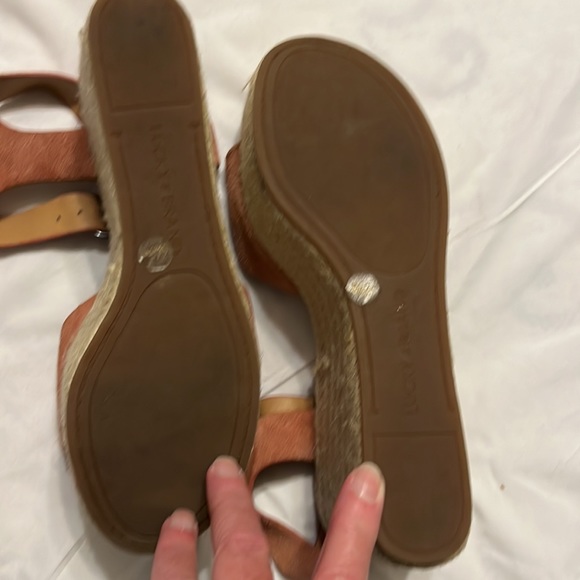 Lucky Brand pink suede wedge sandals size 6 - Picture 7 of 8